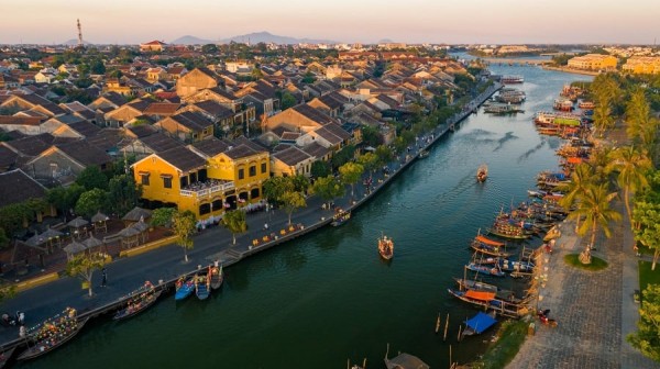 CENTRAL VIETNAM: DANANG - HOIAN - HUE